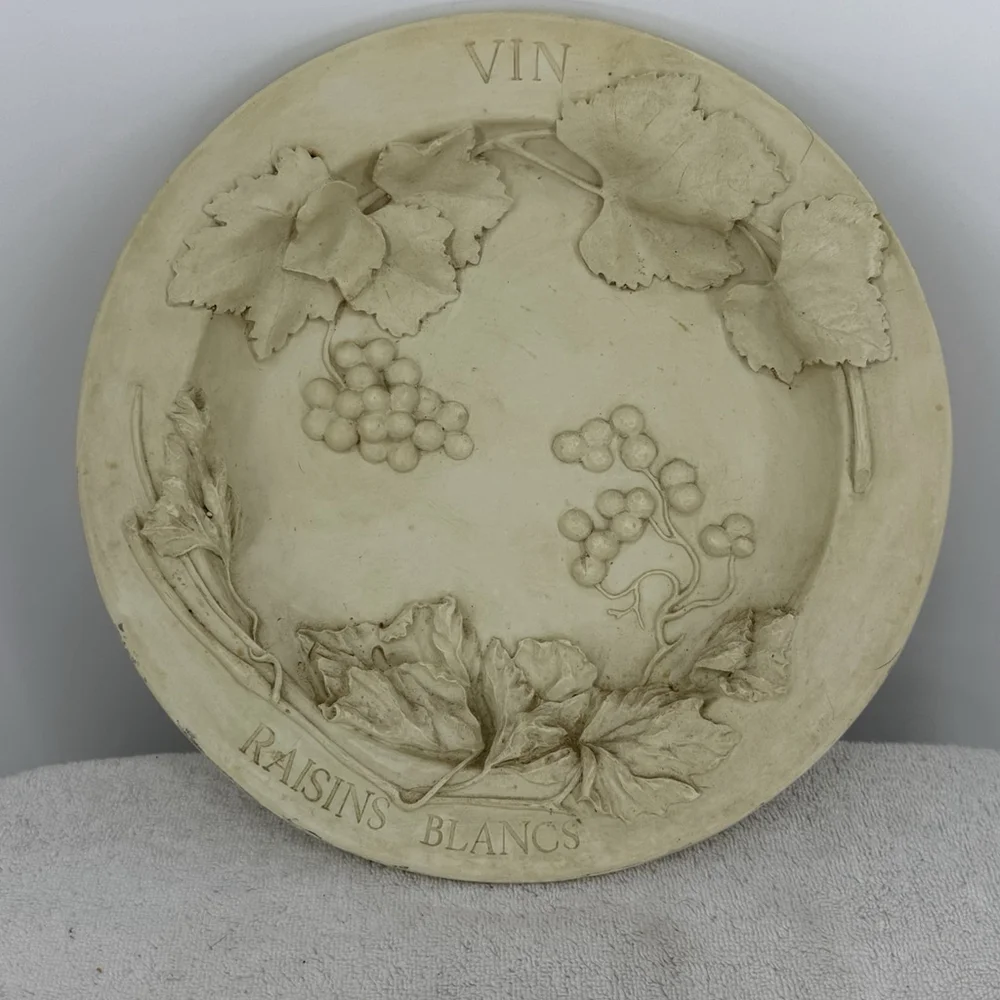 Hen-Feathers Decorative 3D Wall Plaque Vin Raisins Blanc Bowl w/ Grapevines RARE